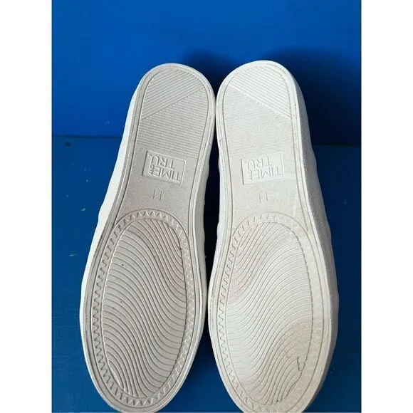 NEW Time And True Womens White Tennis Shoes Memory Foam Leopard stripe Sz 11 M