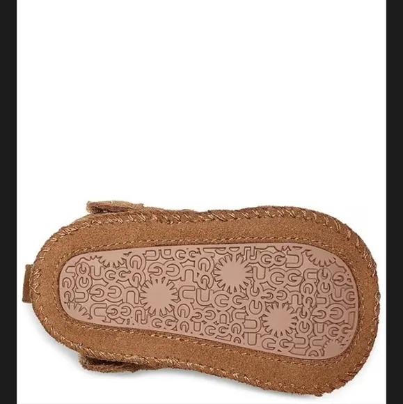 New UGGKids' Neumel and UGG Beanie Crib Shoe Gift Set (Infant) 2/3 6-12 …