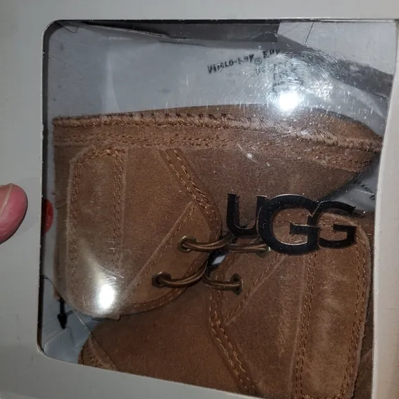 New UGGKids' Neumel and UGG Beanie Crib Shoe Gift Set (Infant) 2/3 6-12 …