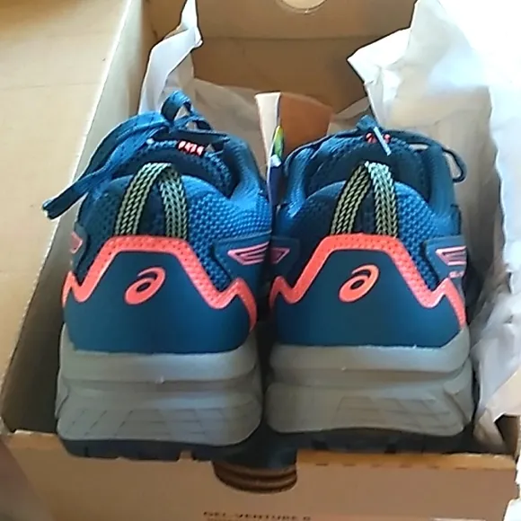 NIB Women's Asics Gel-Venture 8 Teal and coral sneaker shoes size 6