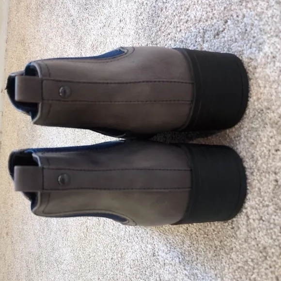 NIB Women's Eastland  Grey and Blue Ankle Boots size 8
