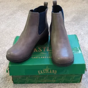NIB Women's Eastland  Grey and Blue Ankle Boots size 8