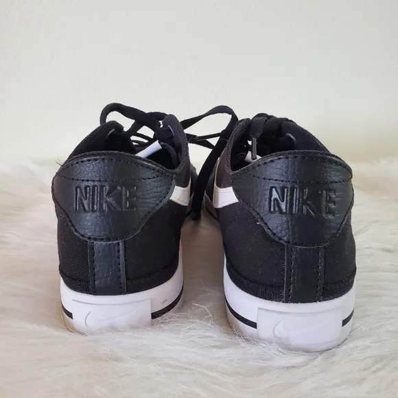 Nike - 2Pcs Short   Tennis Shoes
