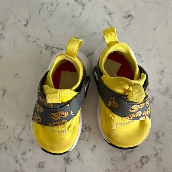 Nike advanced flex shoes