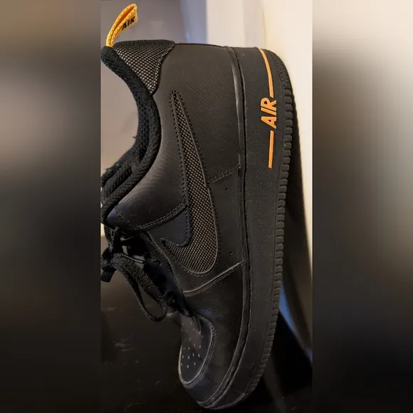 NIKE AIR FORCE 1 ‘07 LV8 ‘CUT-OUT’ Men’s Size 12 Used Excellent MSRP $230