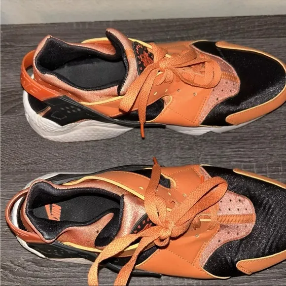 Nike Air Huarache Hot Curry Orange And Black Low Top Athletic Shoes Men's 12
