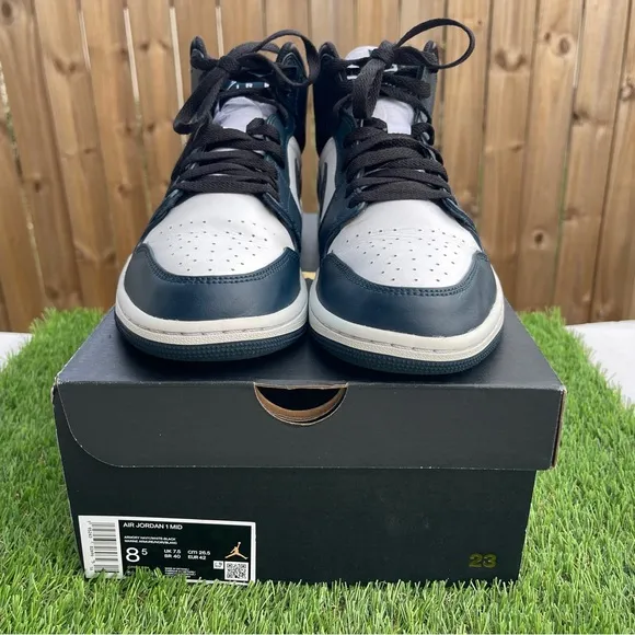 Nike Air Jordan 1 Mid 'Armory Navy' (554724-411), Men’s Size: 8.5