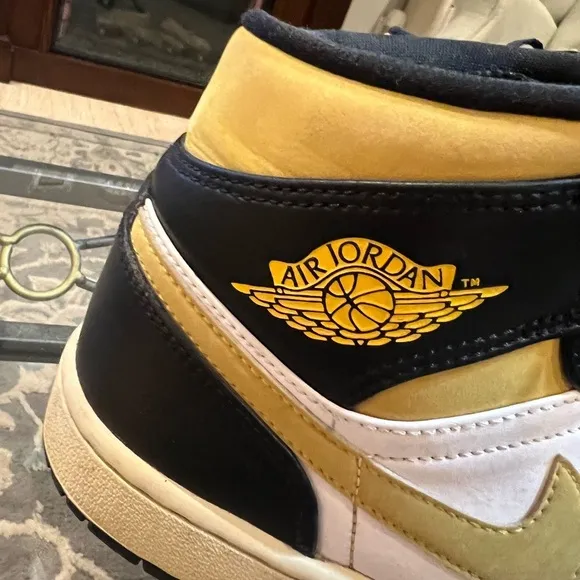 Nike Air Jordan Men's Black yellow and white Sneakers