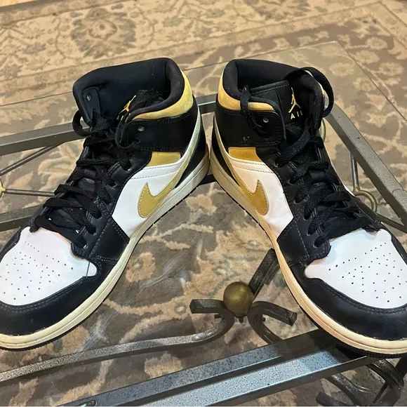 Nike Air Jordan Men's Black yellow and white Sneakers