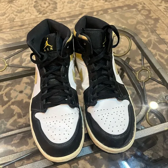 Nike Air Jordan Men's Black yellow and white Sneakers