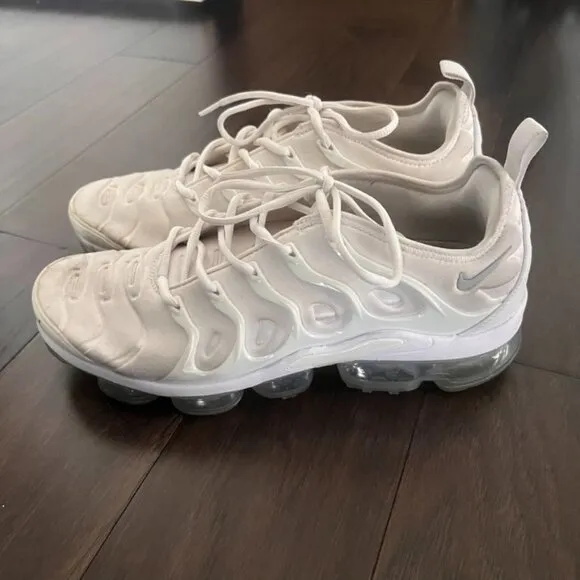 Nike Air VaporMax Plus sneaker shoes