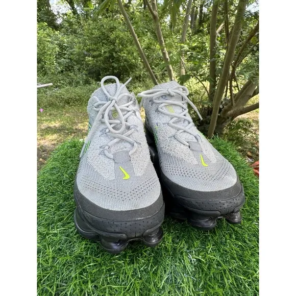 Nike Air VaporMax TN Plus Black and white Men's Size Sneaker Running Shoes Sz 7
