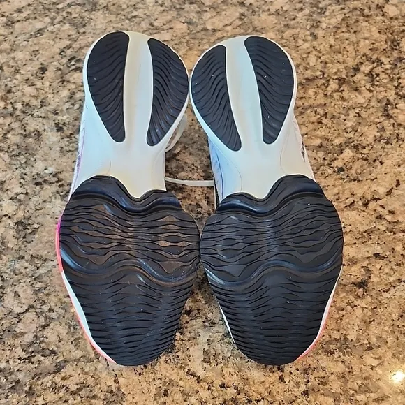 Nike Air Zoom Tempo Next% Flyknit White Hyper Violet