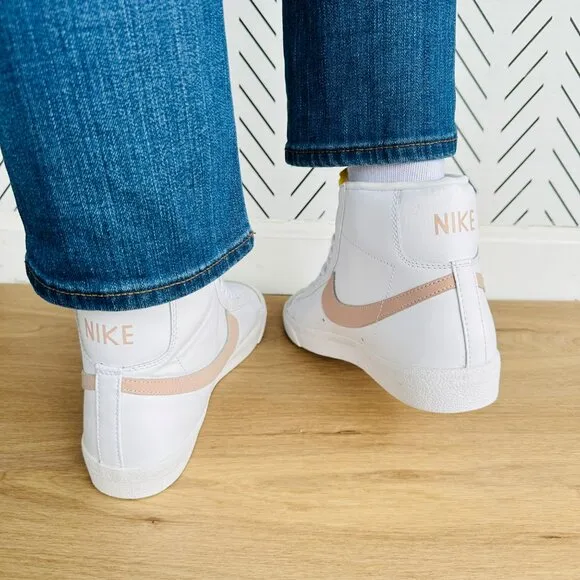 🤩Nike Blazer Mid '77 Sz  9.5 Women's Shoes Vintage White/Pink CZ1055-118 New