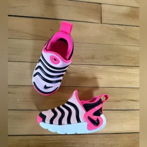 Nike Dynamo Go Baby/Toddler Easy On/Off Shoes
