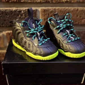 NIKE FOAM POSITE ONE 5c