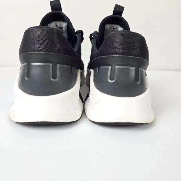 Nike Free Metcon 5 Mens Size 12 Athletic Shoes - Black/White