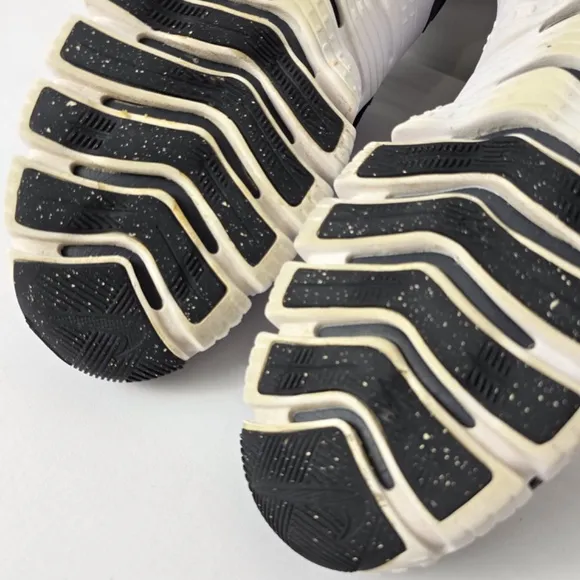 Nike Free Metcon 5 Mens Size 12 Athletic Shoes - Black/White