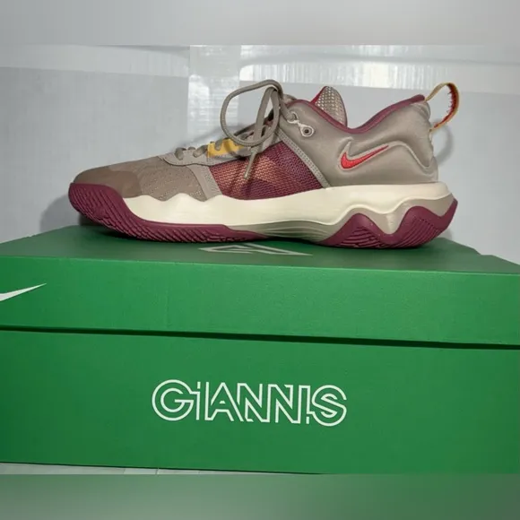 NIKE GIANNIS IMMORTALITY 3 BASKETBALL SHOES MENS SZ 10.5 FOSSIL STONE DZ7533 200