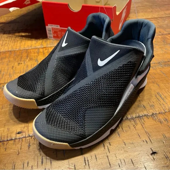 NIKE‎ Go FlyEase  Black White Easy On/Off Shoes DR5540 002