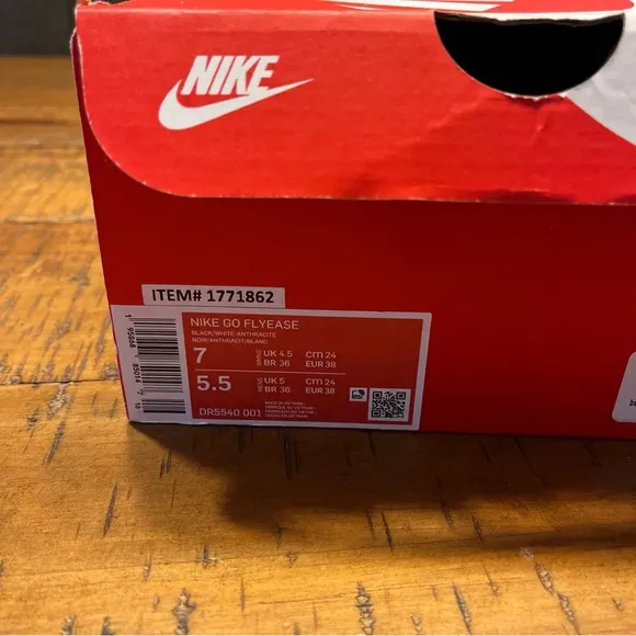 NIKE‎ Go FlyEase  Black White Easy On/Off Shoes DR5540 002