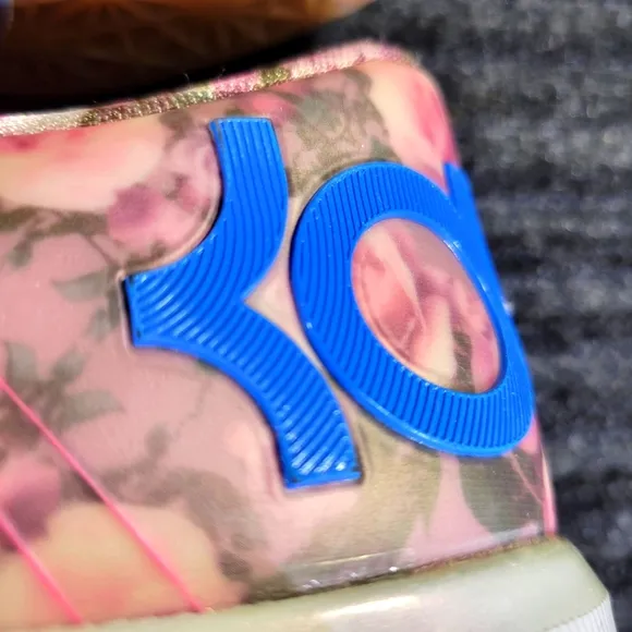 Nike KD 6 Aunt Pearl sz 5.5y