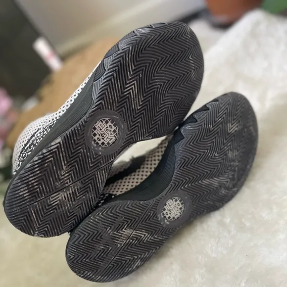 Nike Kyrie 1 BHM Black History