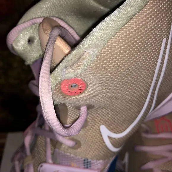 Nike Kyrie 7 1 World 1 People Men's Sz 11 Regal Pink CQ9326600 Athletic Shoes