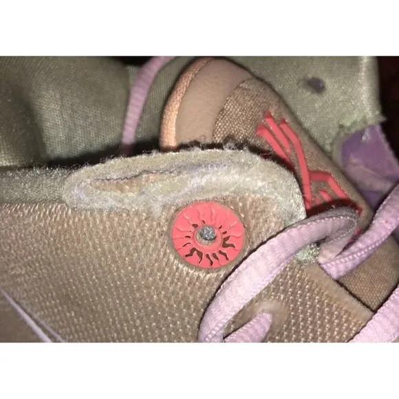 Nike Kyrie 7 1 World 1 People Men's Sz 11 Regal Pink CQ9326600 Athletic Shoes