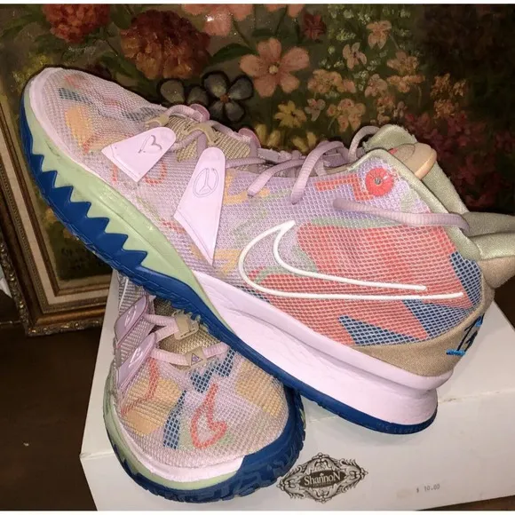 Nike Kyrie 7 1 World 1 People Men's Sz 11 Regal Pink CQ9326600 Athletic Shoes