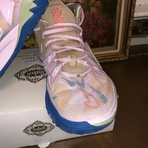 Nike Kyrie 7 1 World 1 People Men's Sz 11 Regal Pink CQ9326600 Athletic Shoes
