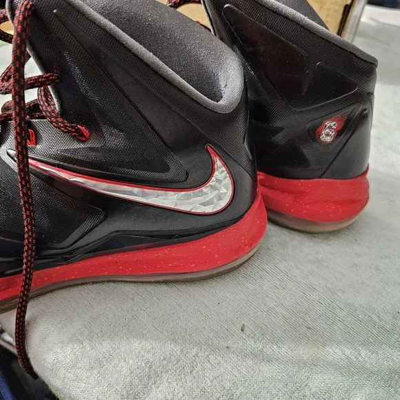 Nike LeBron James 10  &quot;Pressure&quot; Basketball Shoes Sneakers Men's Size 12.5, VGUC