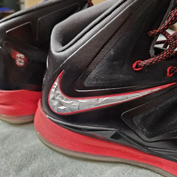 Nike LeBron James 10  &quot;Pressure&quot; Basketball Shoes Sneakers Men's Size 12.5, VGUC