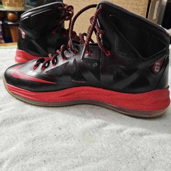 Nike LeBron James 10  &quot;Pressure&quot; Basketball Shoes Sneakers Men's Size 12.5, VGUC