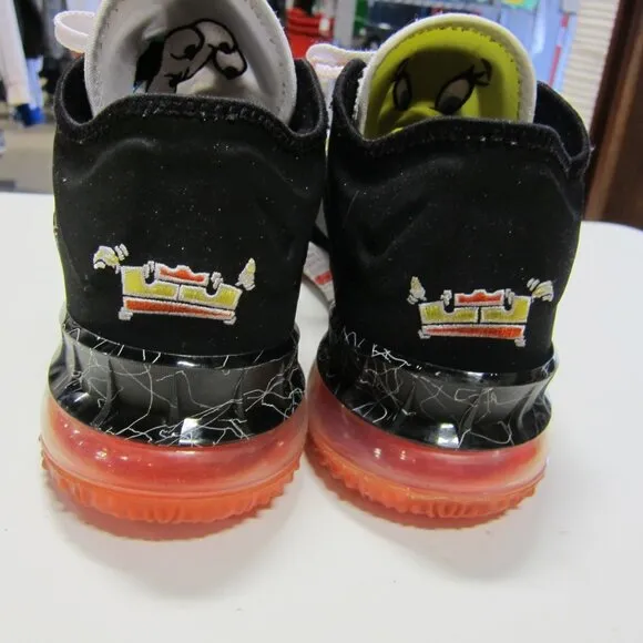 Nike Lebron James 18 Space Jam x Sylvester v Tweety Men's 10.5 Shoes CV7562-103