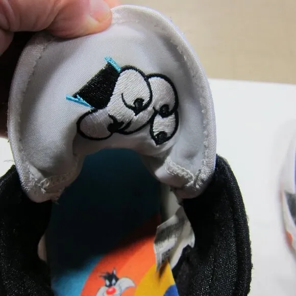 Nike Lebron James 18 Space Jam x Sylvester v Tweety Men's 10.5 Shoes CV7562-103