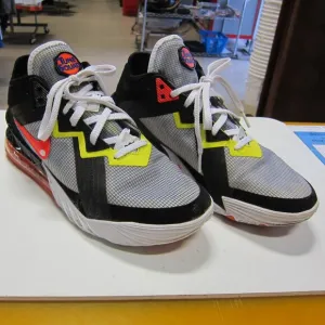 Nike Lebron James 18 Space Jam x Sylvester v Tweety Men's 10.5 Shoes CV7562-103
