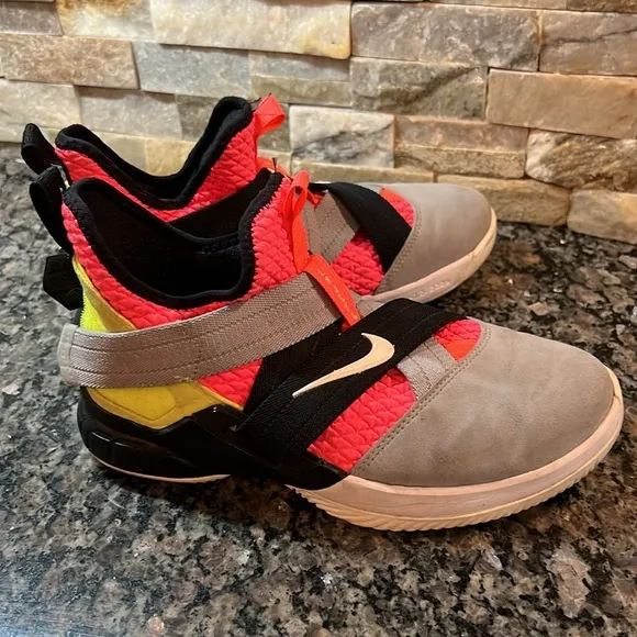 Nike Lebron Soldier 6Y GUC