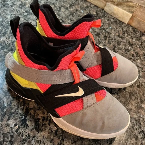 Nike Lebron Soldier 6Y GUC