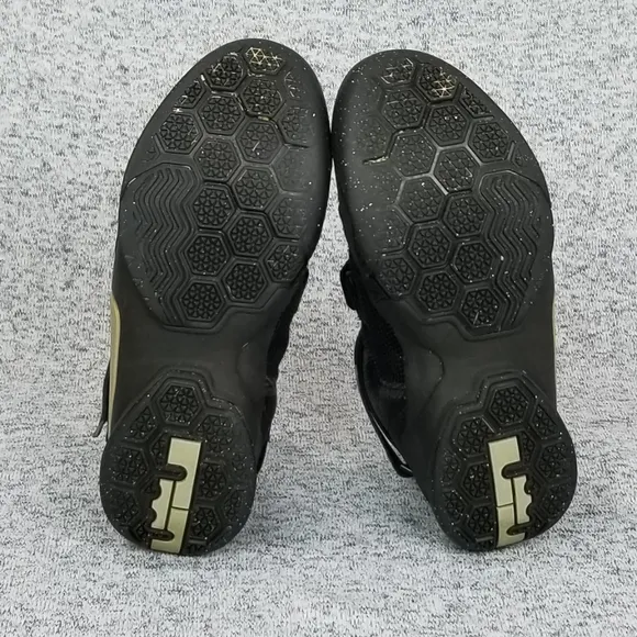 Nike Lebron Soldier Blackout Basketball Shoes!