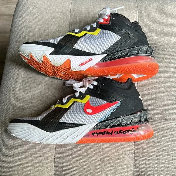 Nike Lebron Tune Squad (m 6.5, w 7.5)