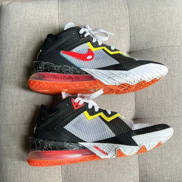 Nike Lebron Tune Squad (m 6.5, w 7.5)