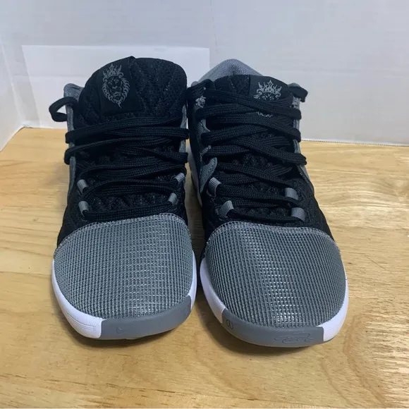 Nike Lebron Witness 8 Mens Size 5.5/Womens 7 Cool Grey‎ Black White FB2239-004