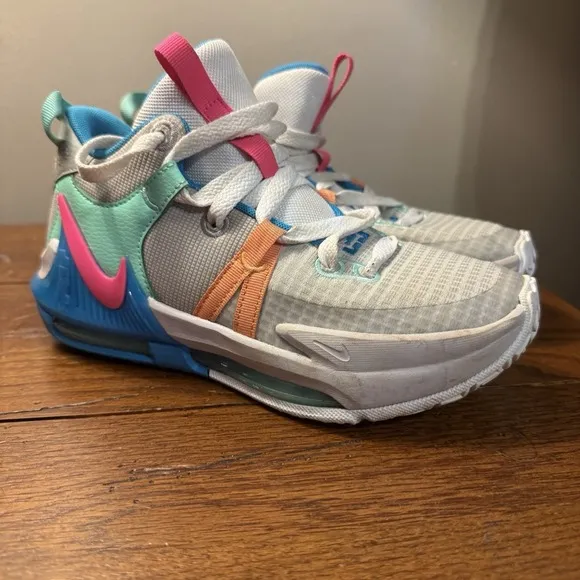 Nike Lebron Witness VII Training Basketball Shoes DQ8650-003 Size 4.5Y Drip Kids