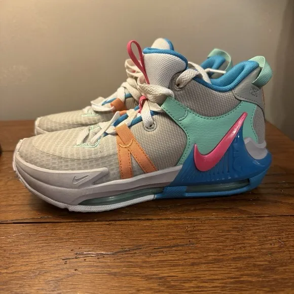 Nike Lebron Witness VII Training Basketball Shoes DQ8650-003 Size 4.5Y Drip Kids
