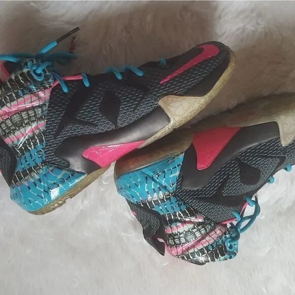 Nike Lebron XII 12 Black Pink Blue Basketball Shoes Sz 5Y Fit like a Womens 6.5
