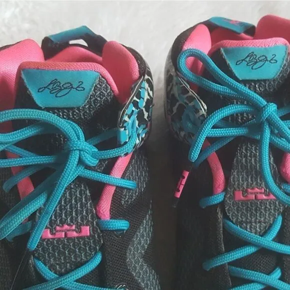 Nike Lebron XII 12 Black Pink Blue Basketball Shoes Sz 5Y Fit like a Womens 6.5