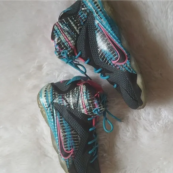 Nike Lebron XII 12 Black Pink Blue Basketball Shoes Sz 5Y Fit like a Womens 6.5