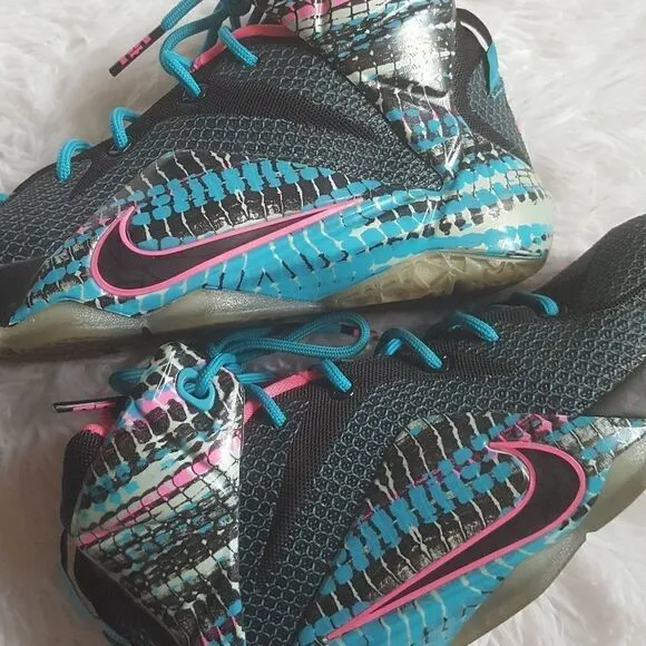 Nike Lebron XII 12 Black Pink Blue Basketball Shoes Sz 5Y Fit like a Womens 6.5