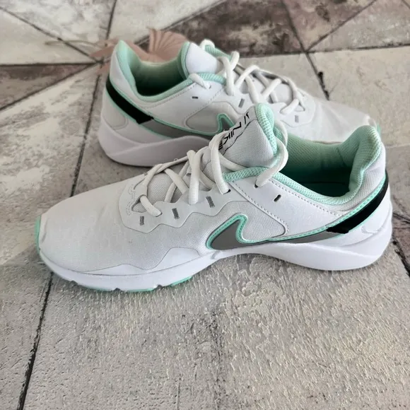 Nike Legend Essential 2 Women's Workout Shoes Sneakers Size 9.5